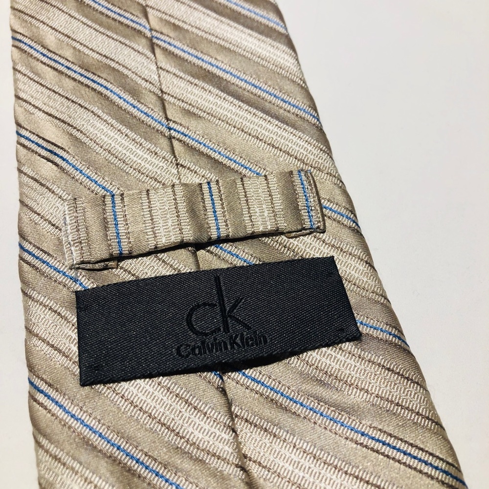 Calvin Klein Mens Necktie  100% Silk Tie Gold Blue